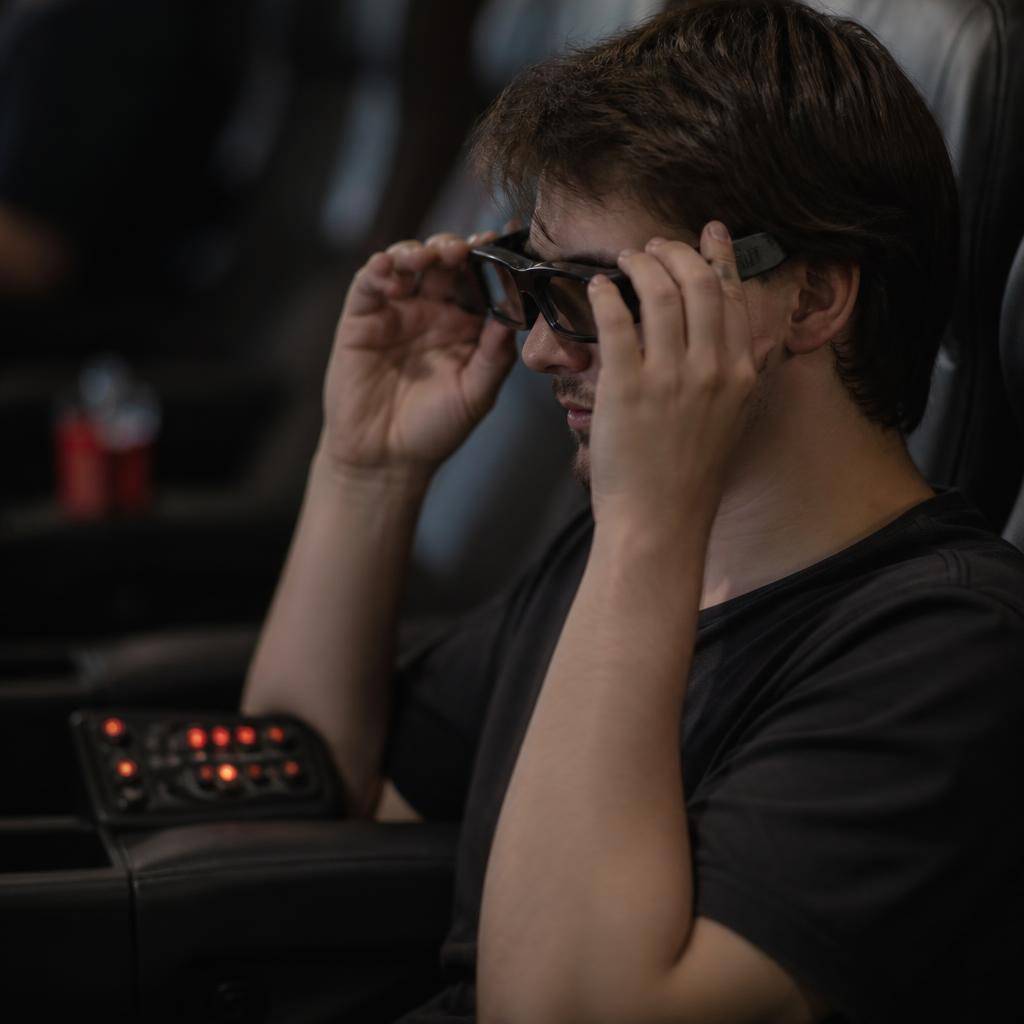 โรงภาพยนตร์สามมิติทำงานอย่างไร? เจาะลึกเทคโนโลยี 3D Cinema และประสบการณ์ภาพเสมือนจริง